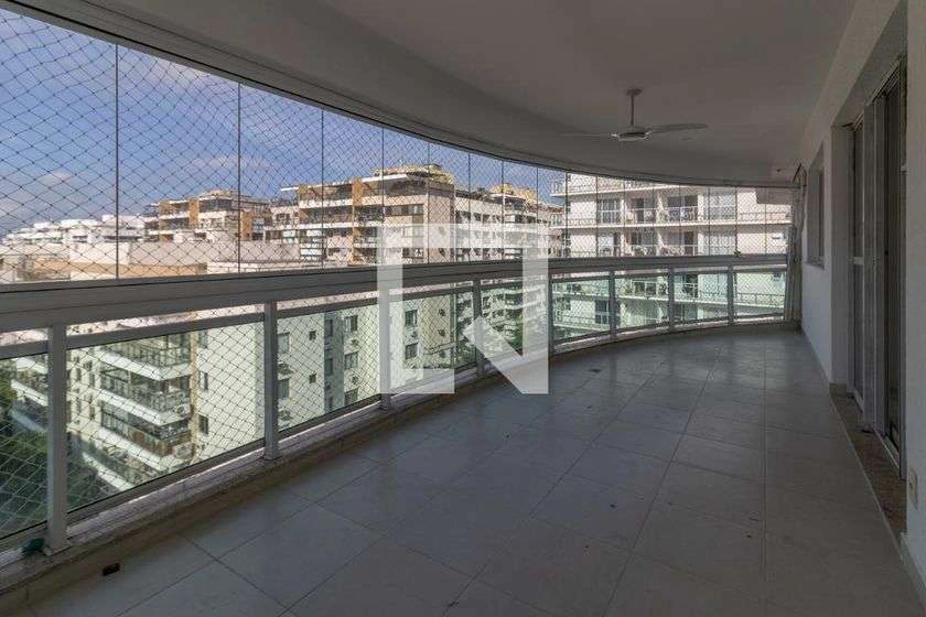 5-bedroom duplex penthouse with 180 m² and 2 en-suites