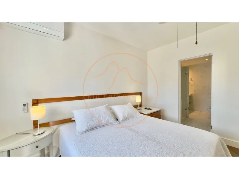 Apartment with 4 bedrooms and 5 bathrooms — photo 34