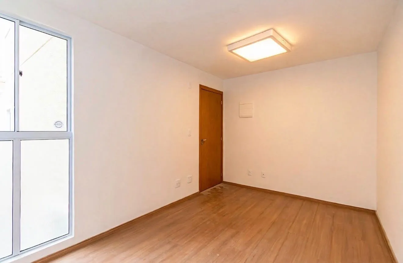 2-bedroom apartment with wood or laminate floors in Curitiba — photo 6