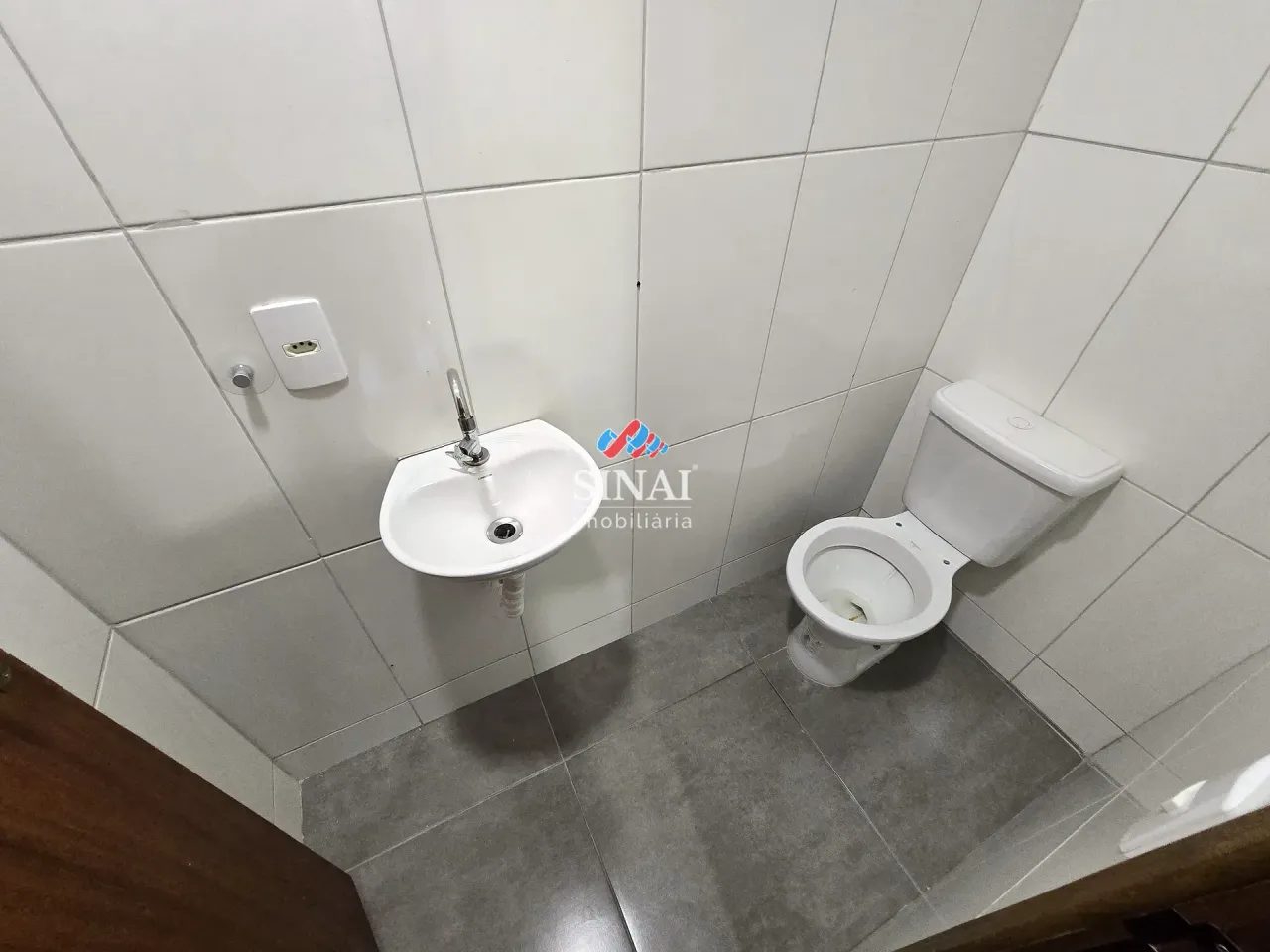 2-bedroom unfurnished apartment with a balcony — photo 8