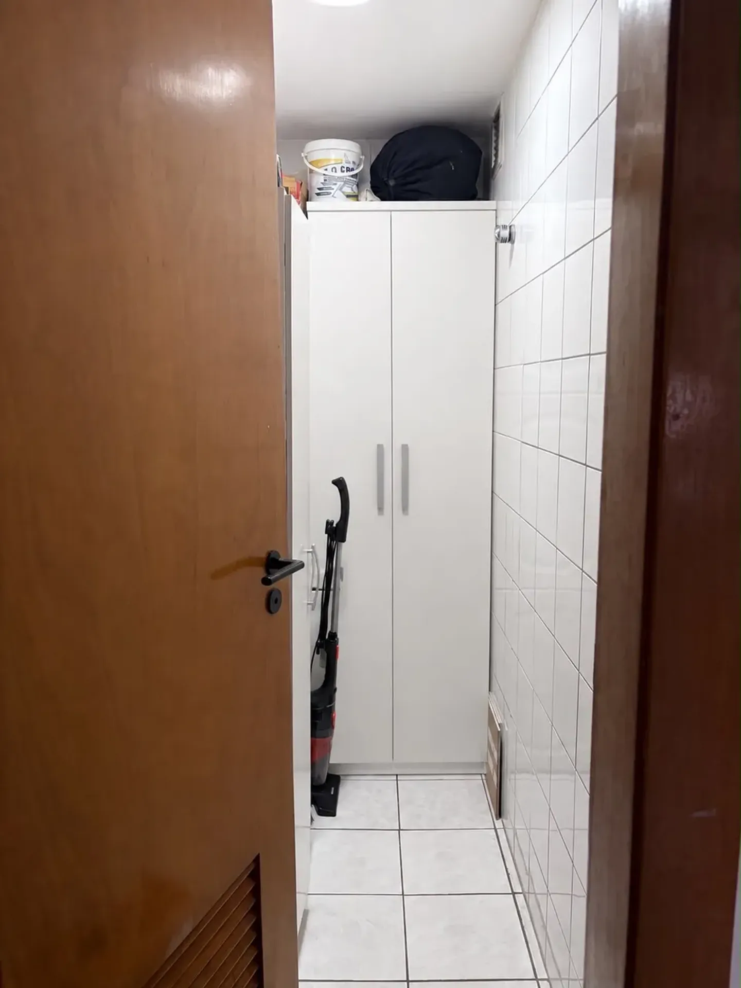 3-bedroom apartment in a building with a gym — photo 2