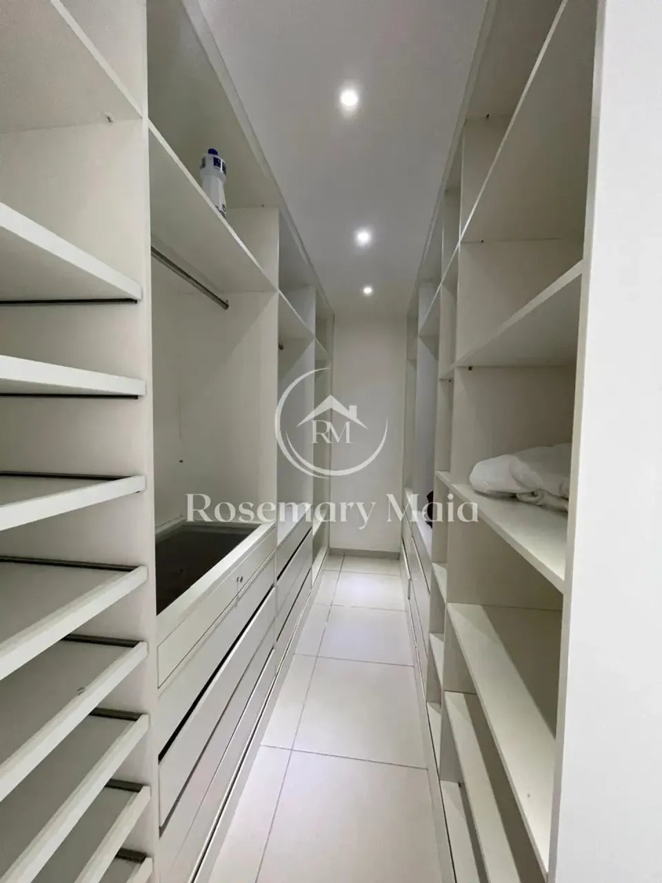 Apartamento mobiliado com 3 quartos, 5 banheiros e 3 vagas — photo 12