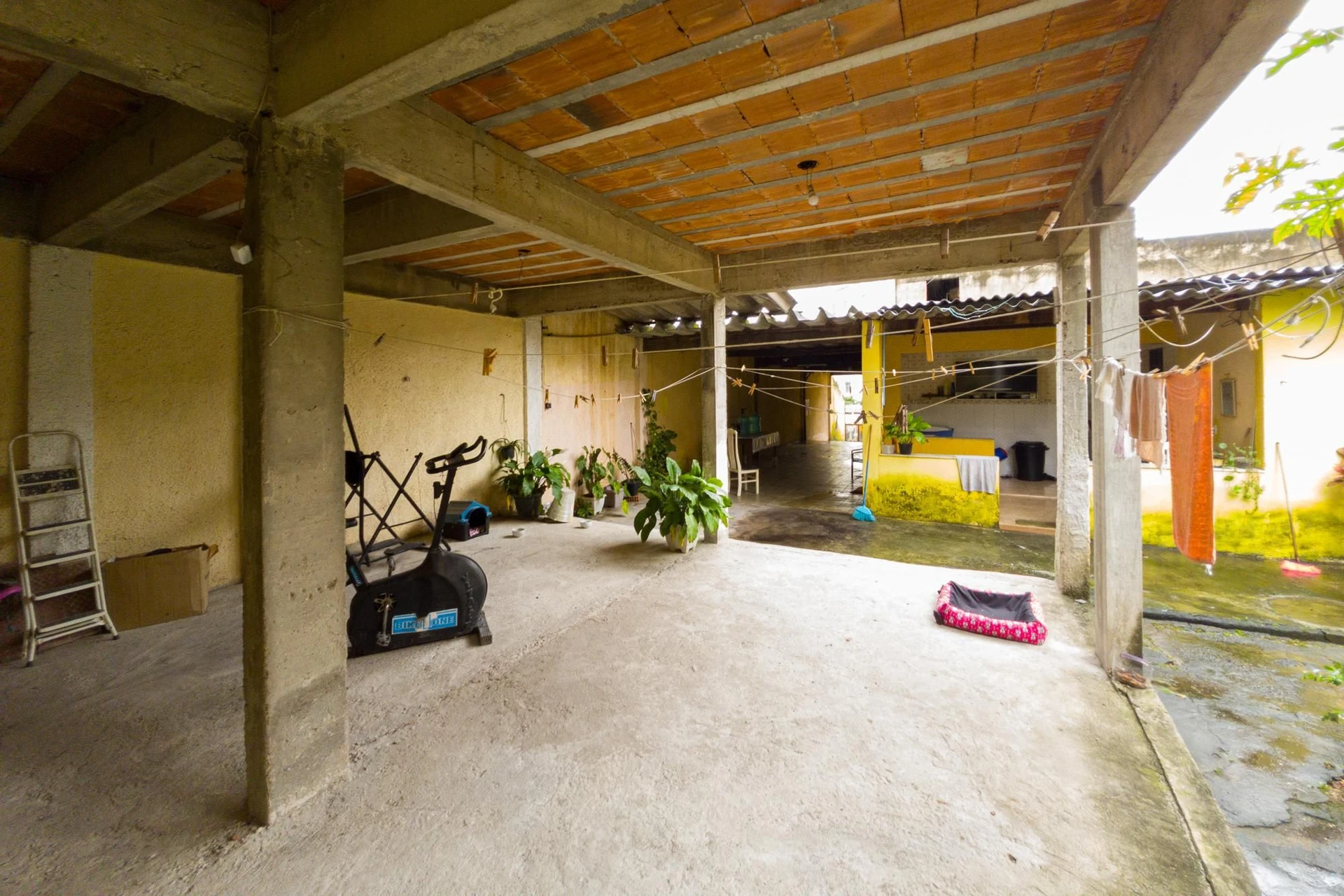 360 m² house with a home office and a garden — photo 50