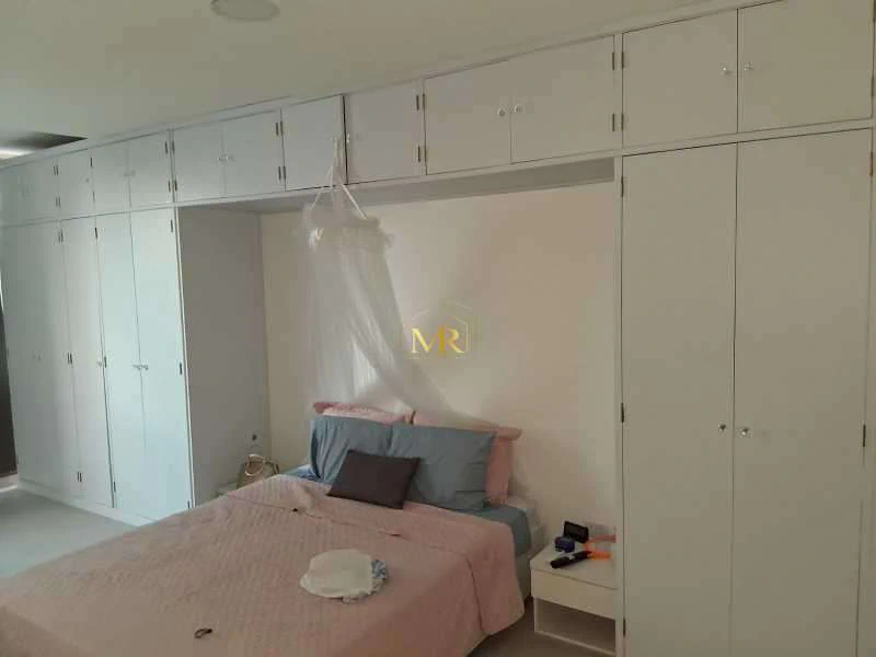 170 m² apartment with 3 bedrooms and a balcony — photo 3