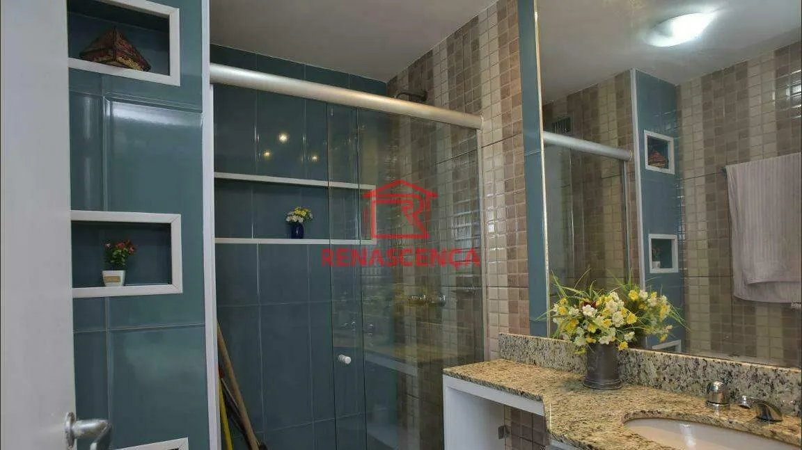 Cobertura com 3 quartos e cozinha fechada com fogão a gás — photo 17