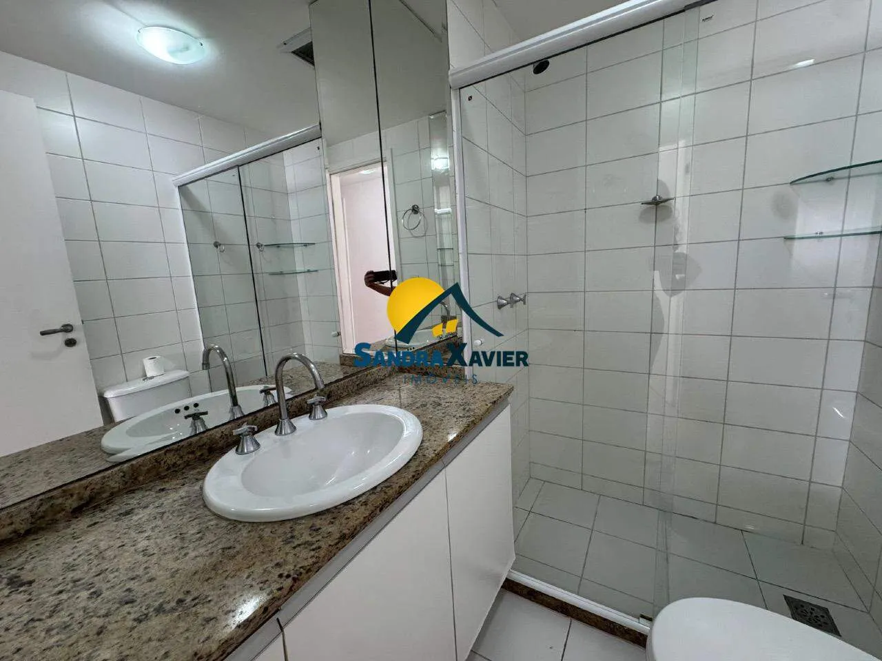 Furnished 3-bedroom apartment with 3 bathrooms and views — photo 36