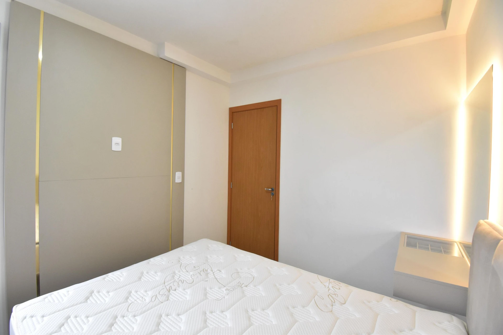 2-bedroom apartment with a home office in Curitiba — photo 22
