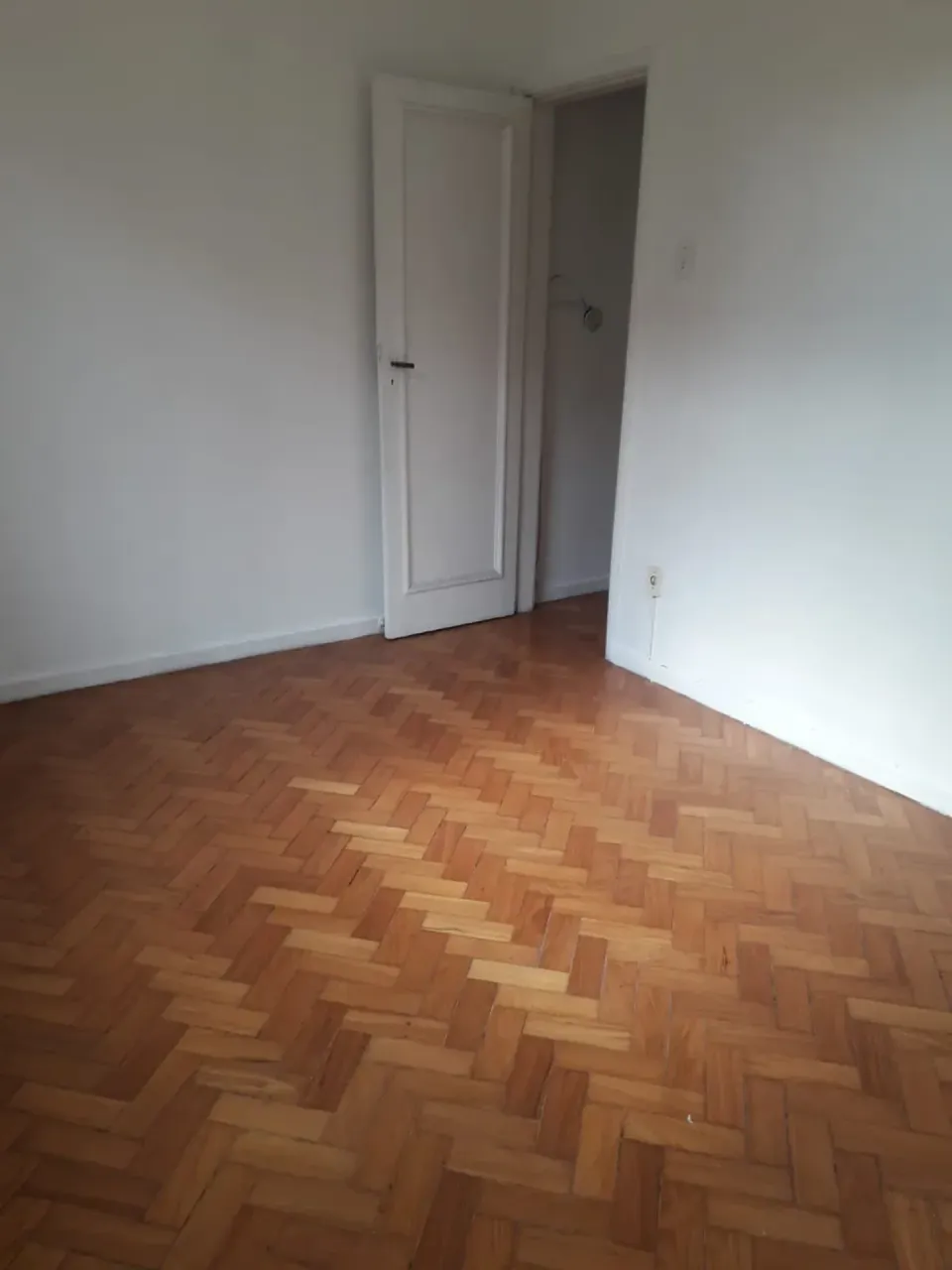 2-bedroom apartment with separate kitchen — photo 11