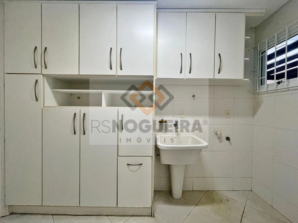 Furnished house, 317 m², with a bathtub — photo 40