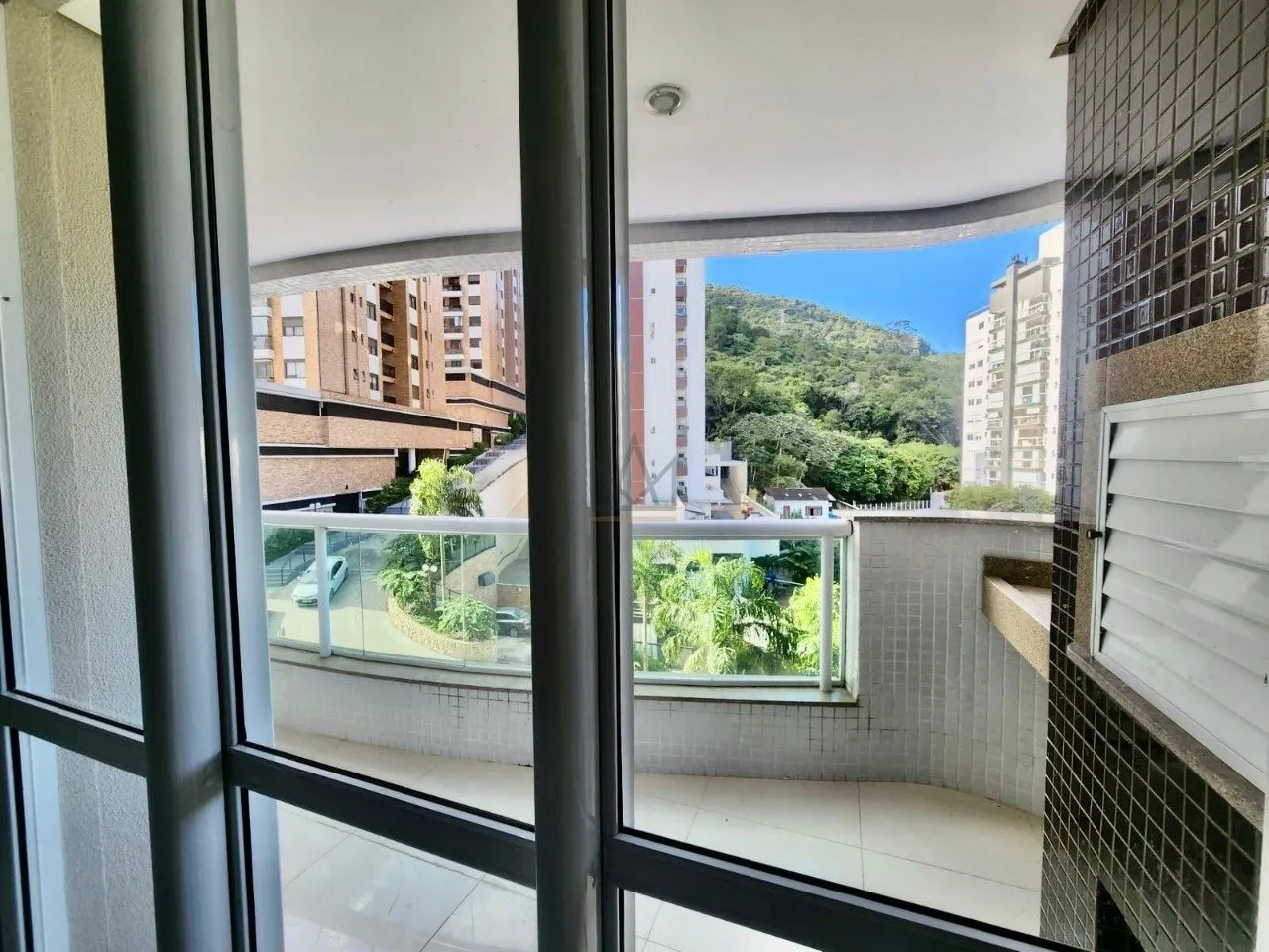 Furnished apartment, 121 m², with a mountain view — photo 15