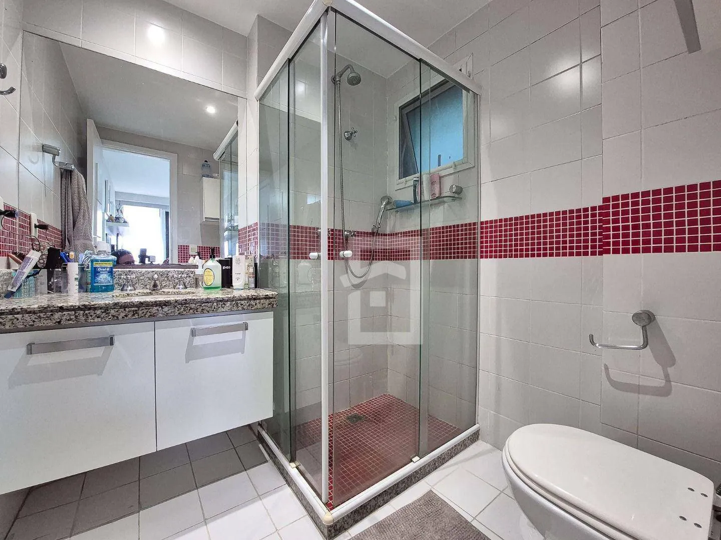 Furnished 235 m² apartment with 4 bedrooms — photo 16