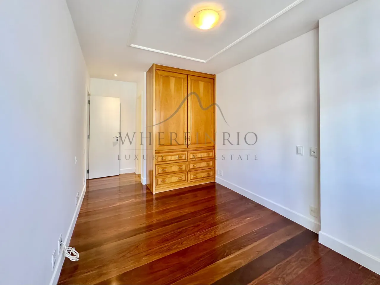 Apartment with air conditioning and 4 bedrooms — photo 20