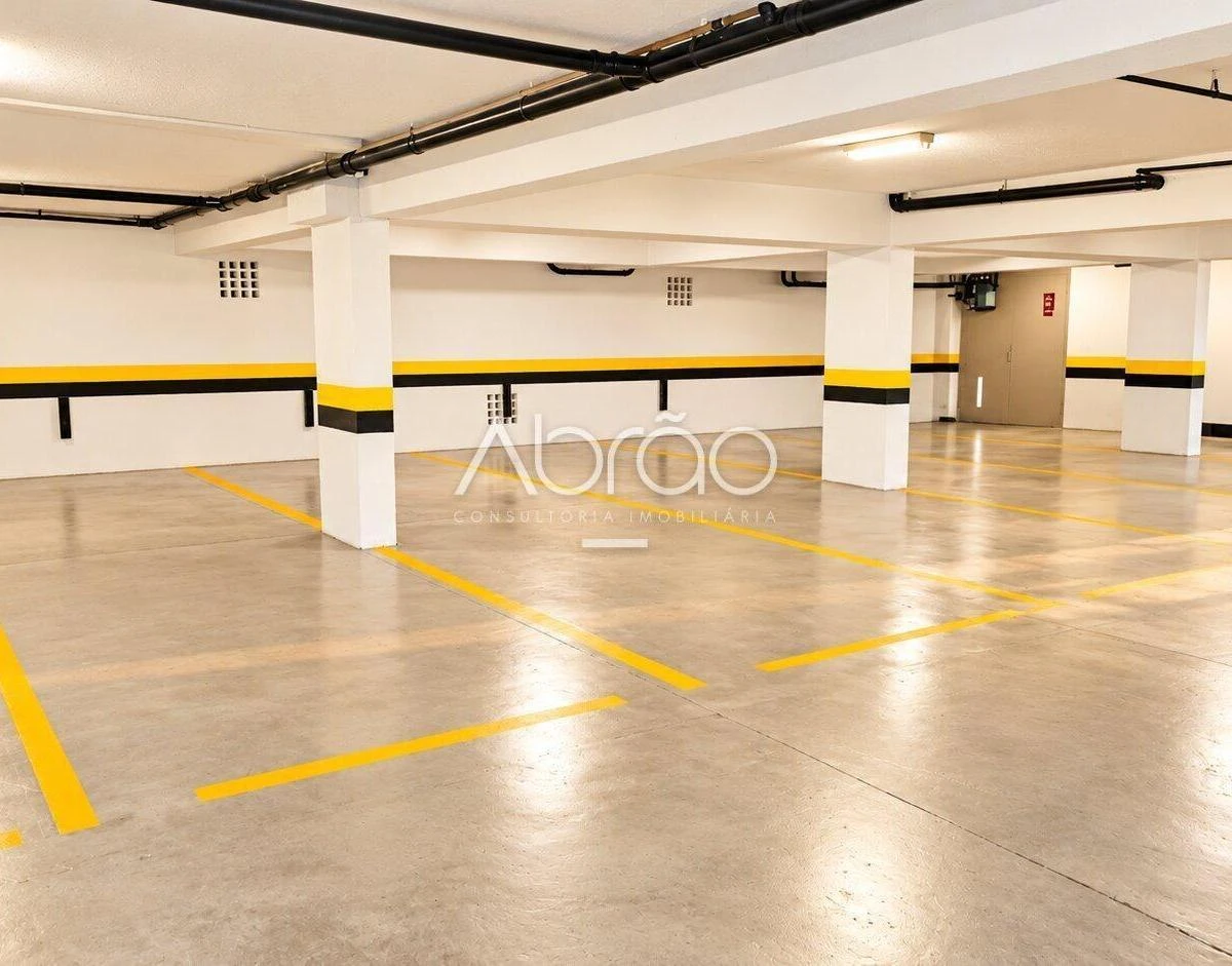 Furnished apartment, 98 m², with floor-to-ceiling windows — photo 4