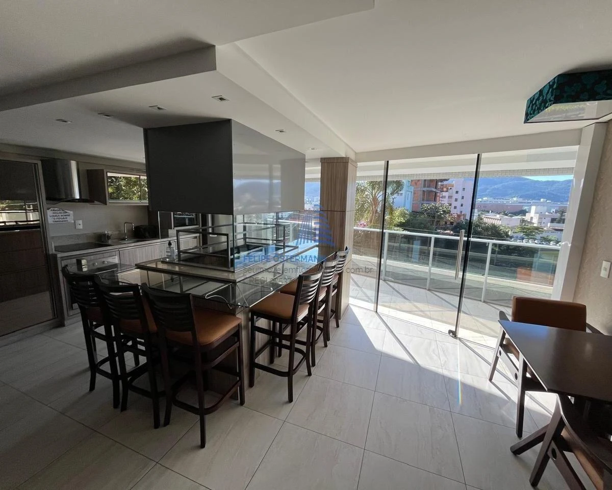 One-bedroom apartment with a glass-enclosed balcony — photo 20