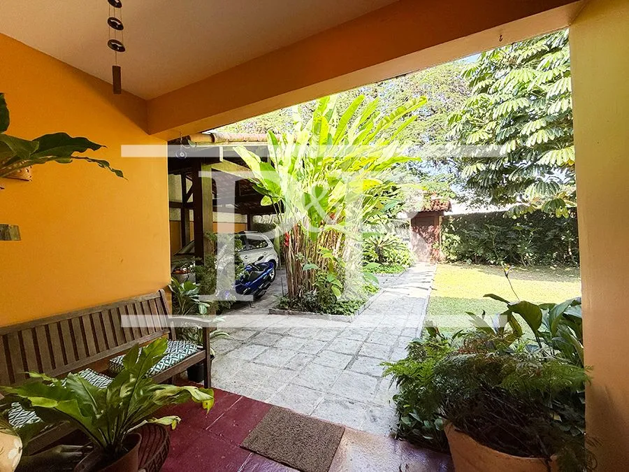 Casa com 4 dormitórios e varanda com churrasqueira — photo 12