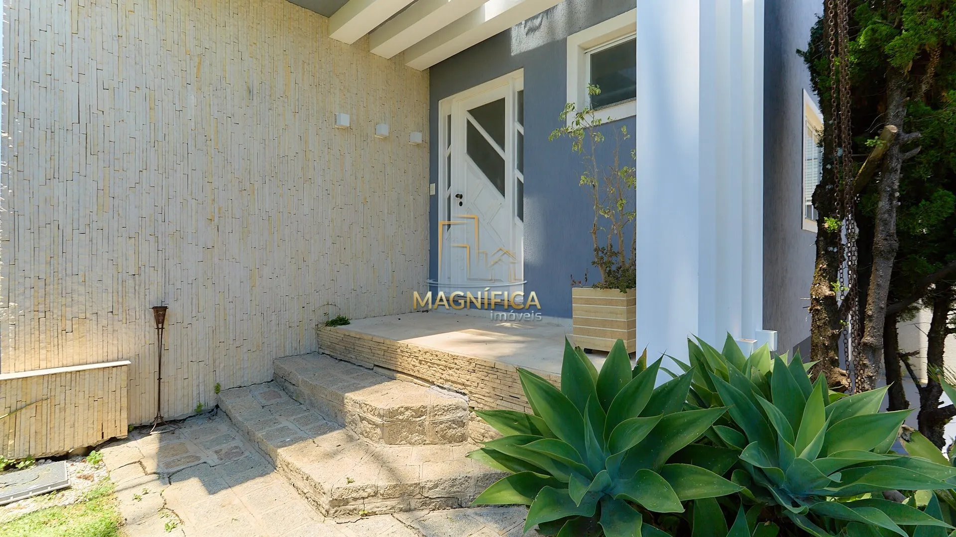 House with 4 bedrooms and 3 en-suite suites, 4 parking spaces — photo 66