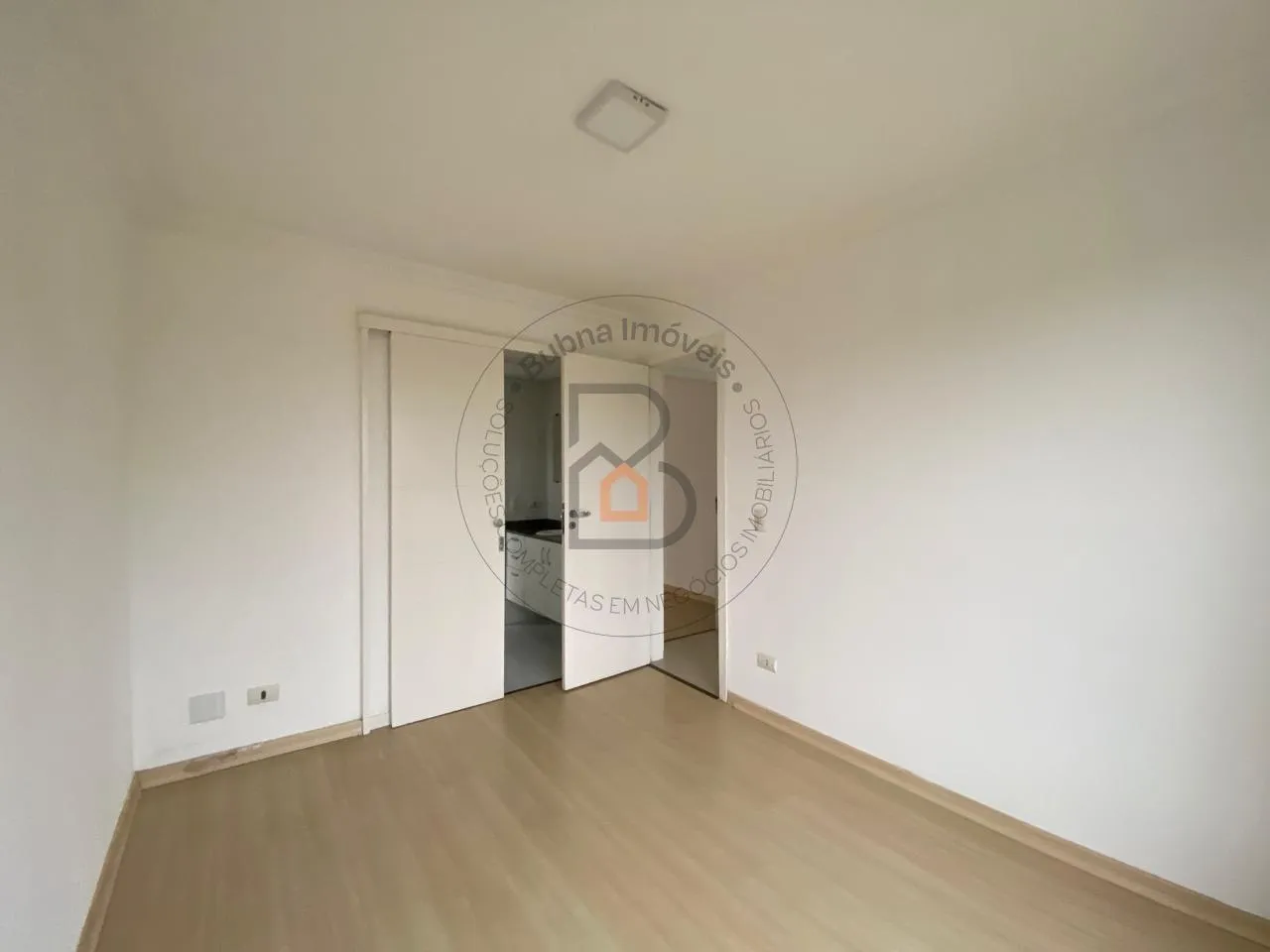 2-bedroom apartment with ensuite and 1 parking space — photo 5