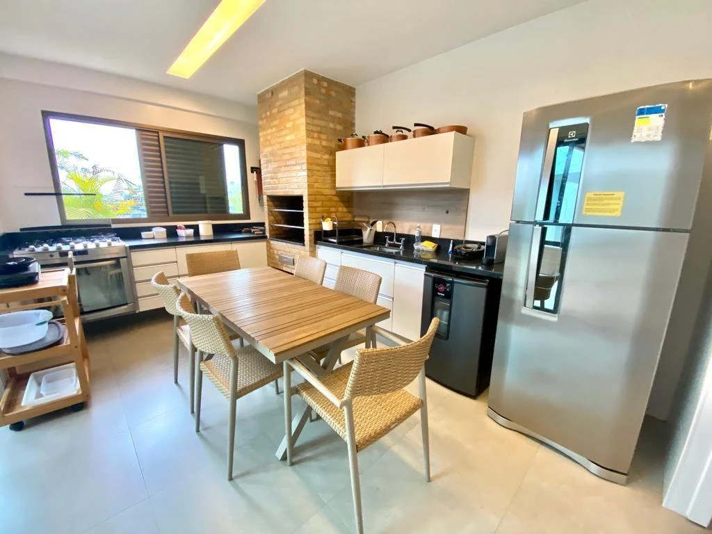 Furnished penthouse with balcony and open-plan kitchen — photo 29
