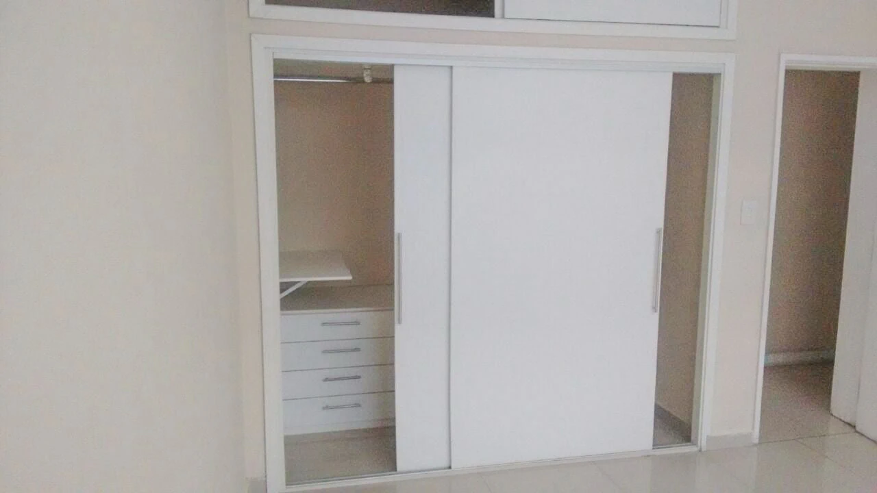 3-bedroom apartment, 1 with its own bathroom, 149 m² — photo 8