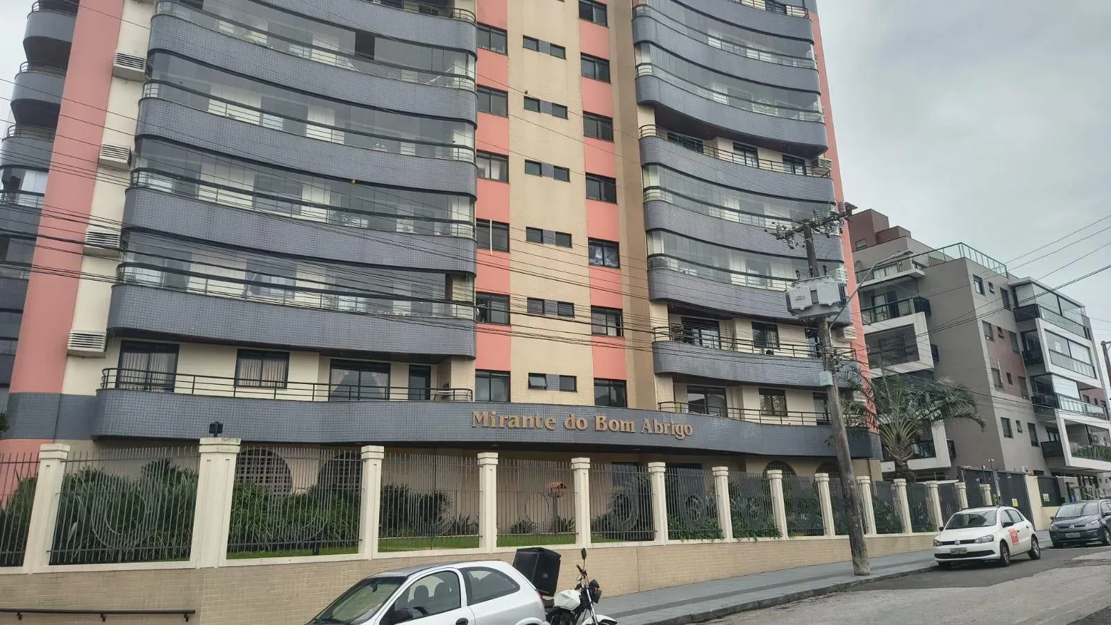 Apartment with balcony barbecue, 104 m² — photo 39