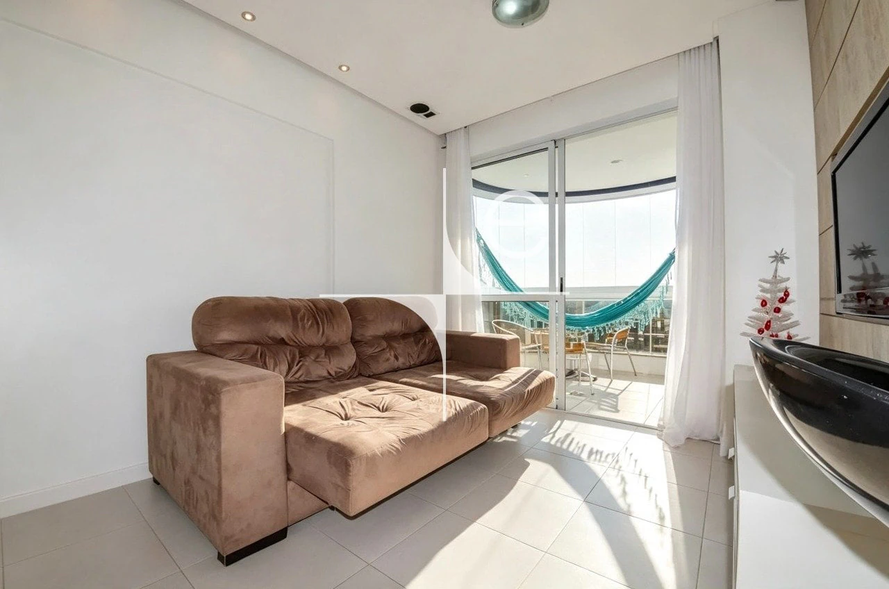 Furnished apartment, 85 m², with a glass-enclosed balcony — photo 17