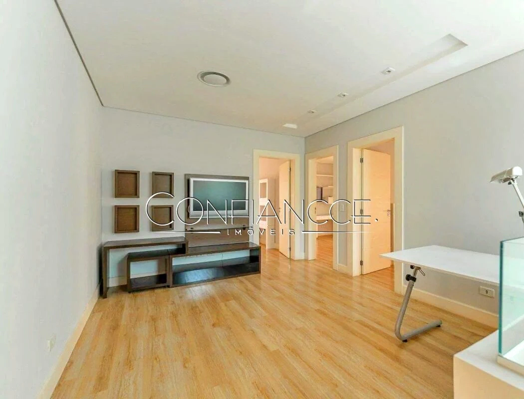 Furnished house, 350 m², with floor-to-ceiling windows — photo 17