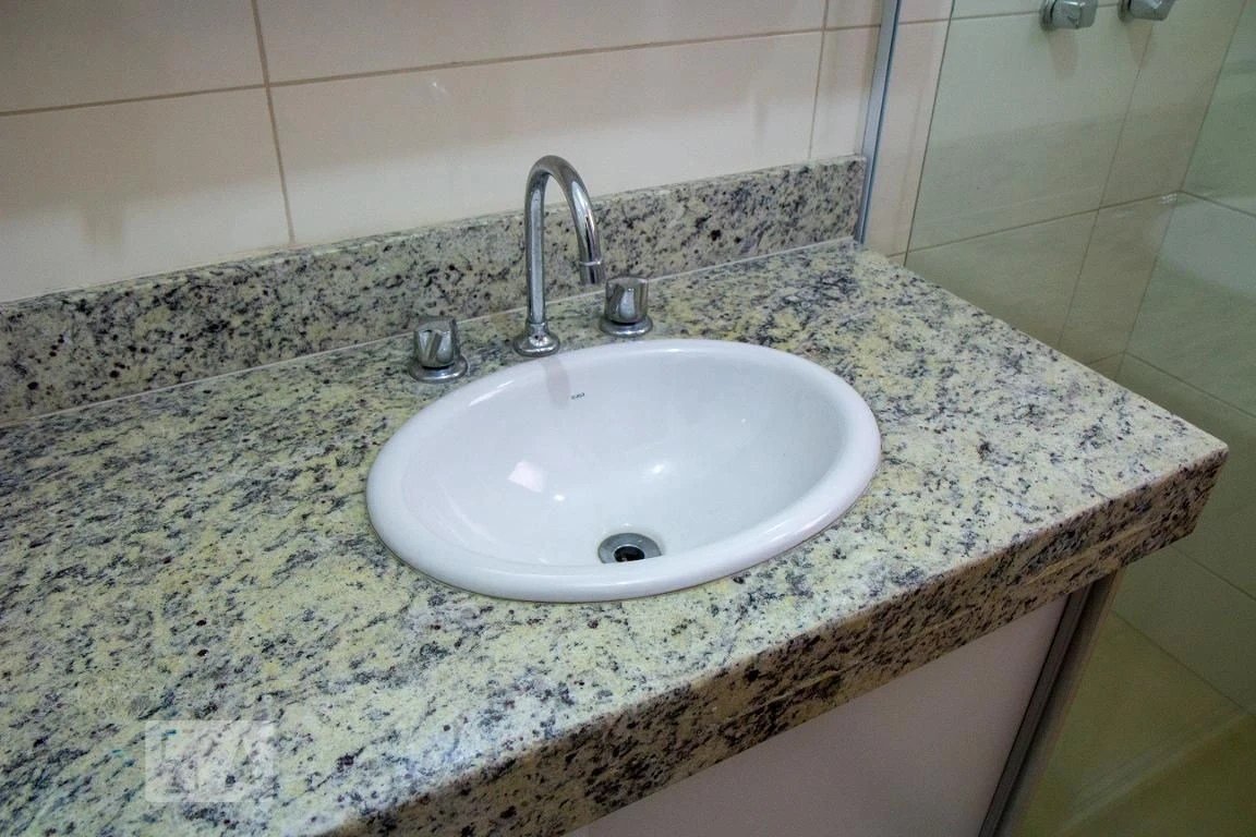 Apartment with 2 bedrooms and a balcony, 1 en-suite — photo 14