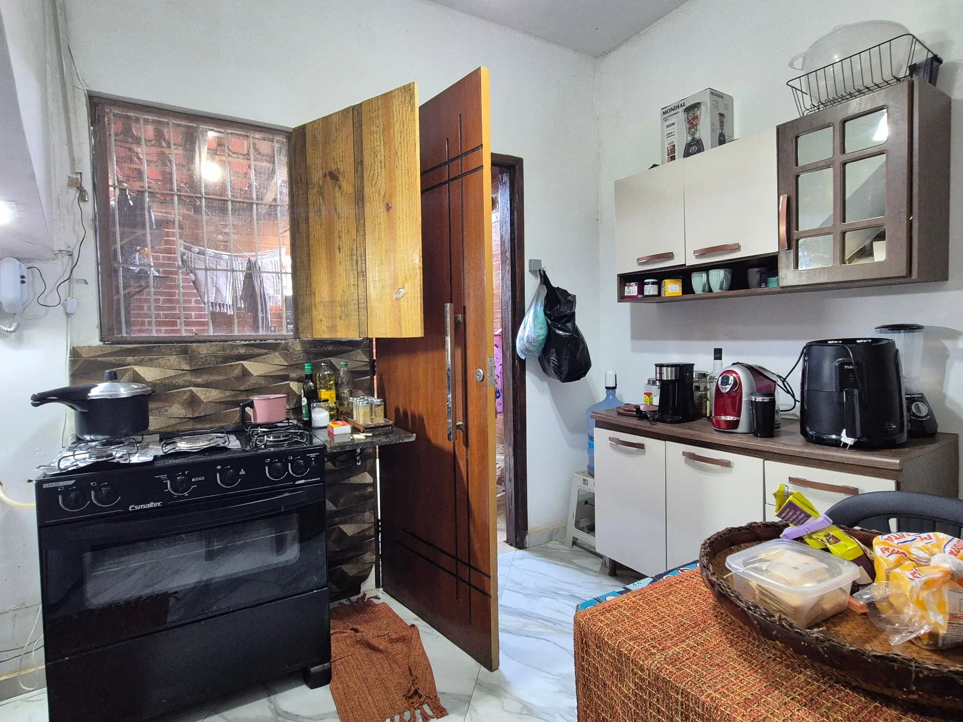 Furnished house with 2 bedrooms, 1 en-suite, no parking — photo 15