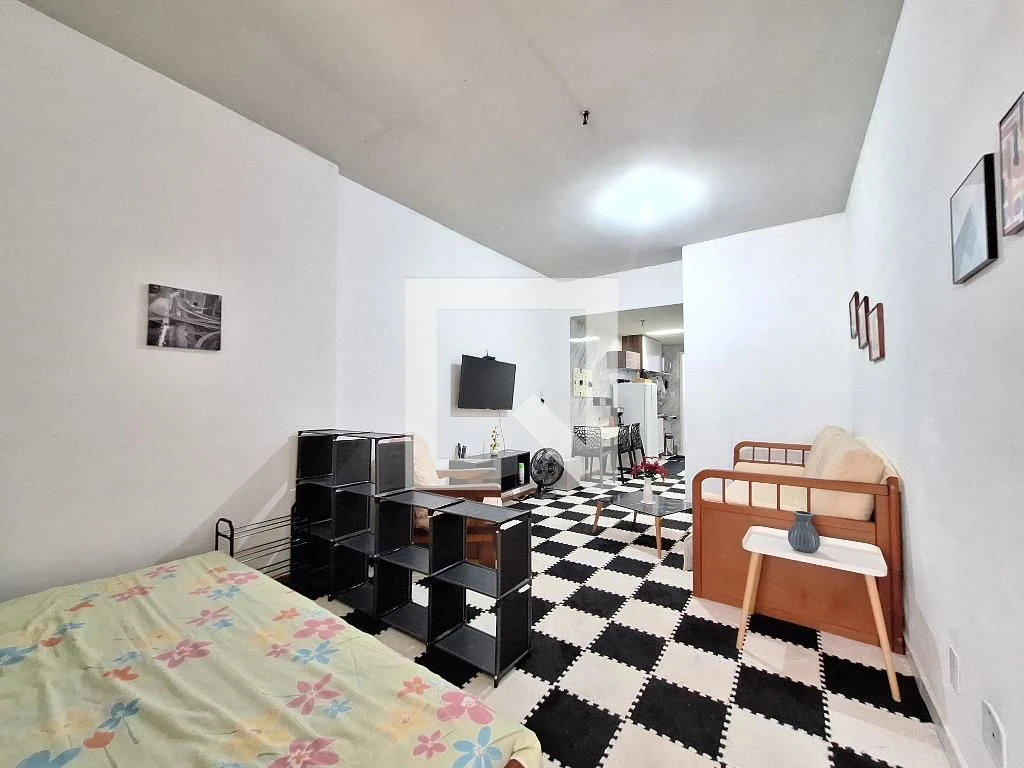 Furnished 1-bedroom apartment with 1 bathroom, no parking