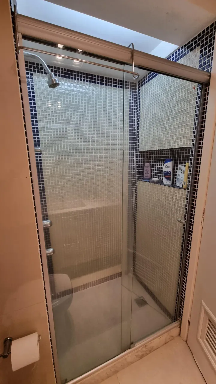 Duplex penthouse apartment with enclosed balcony and 3 bedrooms — photo 17