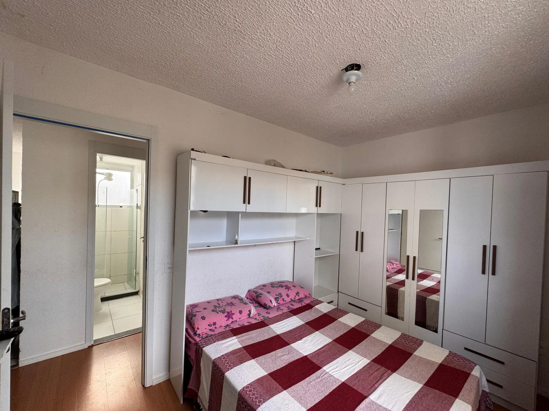 Furnished 2-bedroom apartment with 1 bathroom — photo 7