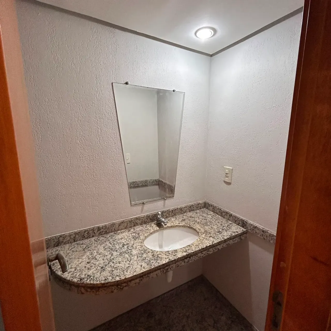4-bedroom apartment with BBQ area in the building — photo 13