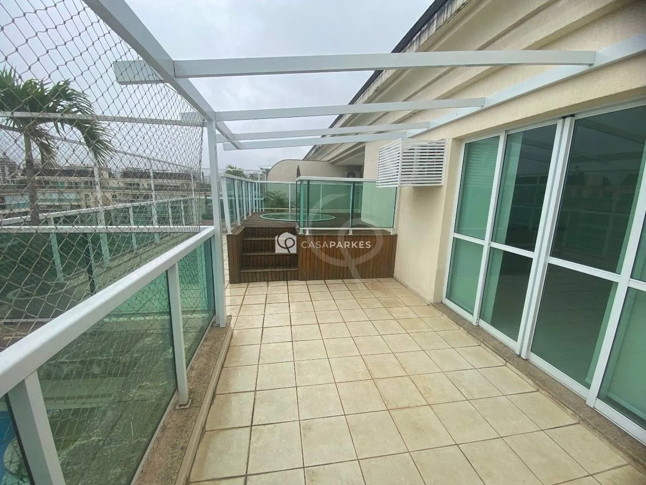 Apartment on the 9th floor with a glass-enclosed balcony — photo 16