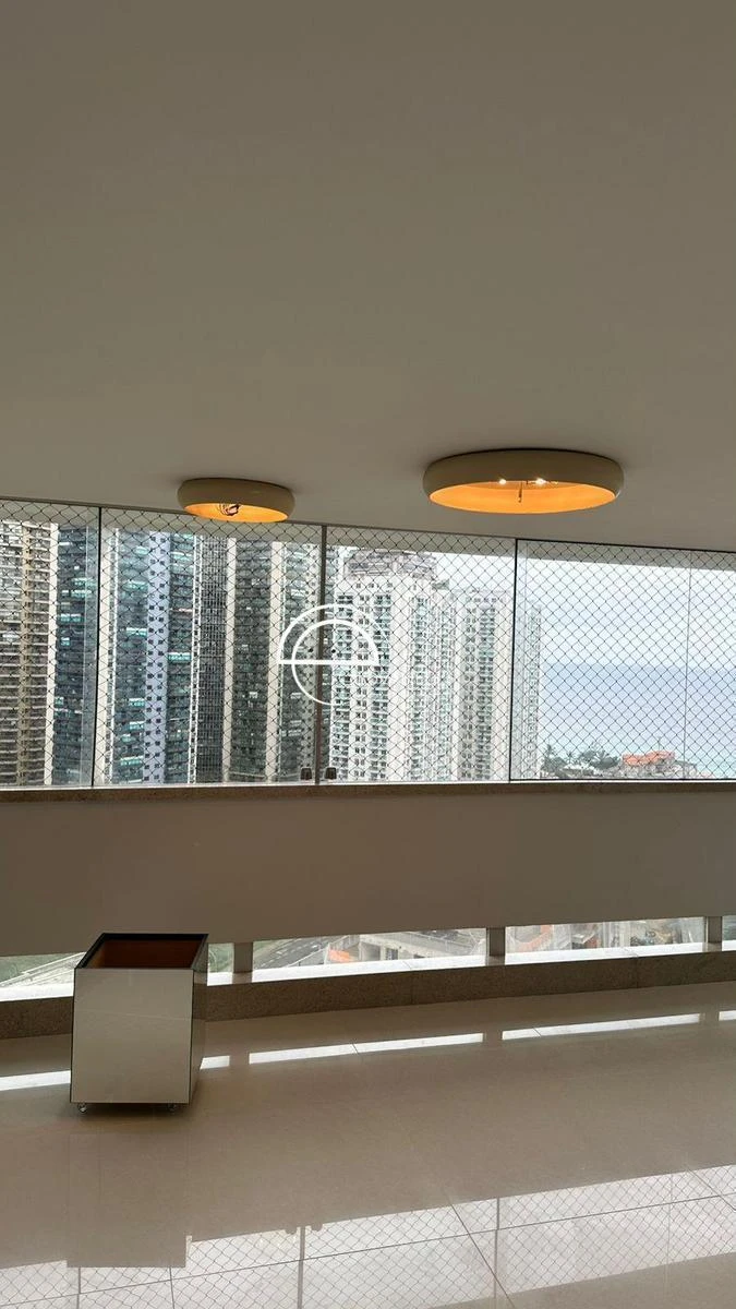 Apartamento de 300 m² com banheira e vista para a água — photo 12