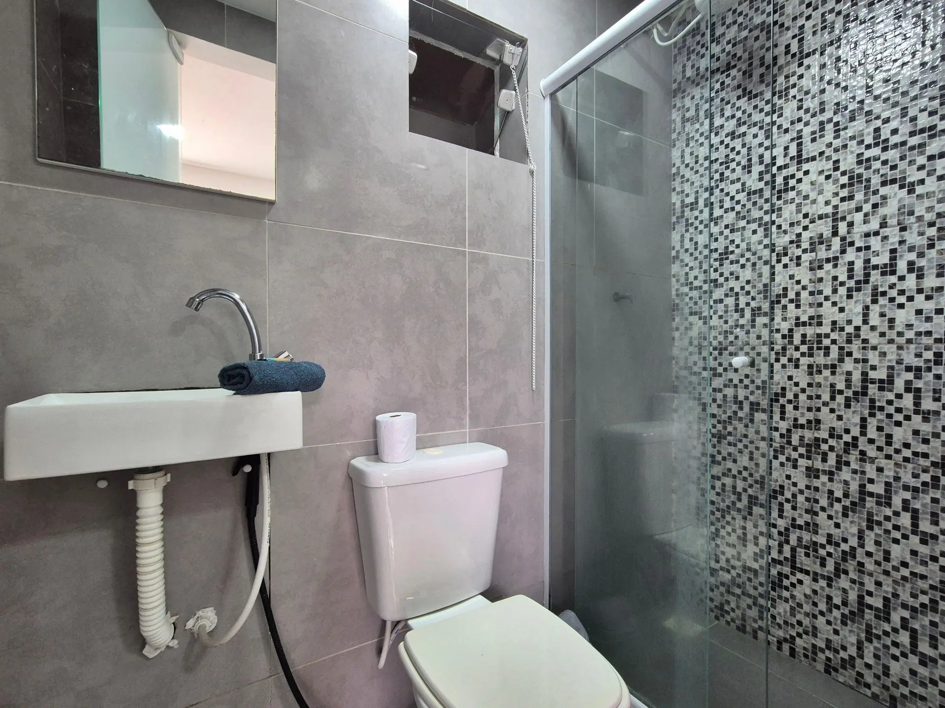 Furnished apartment with 1 bedroom and 1 en-suite bath — photo 15