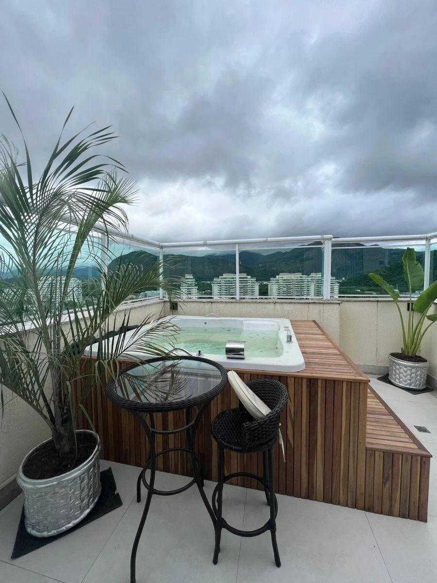 Furnished 189 m² apartment with 3 en-suite bedrooms and 2 parking — photo 44