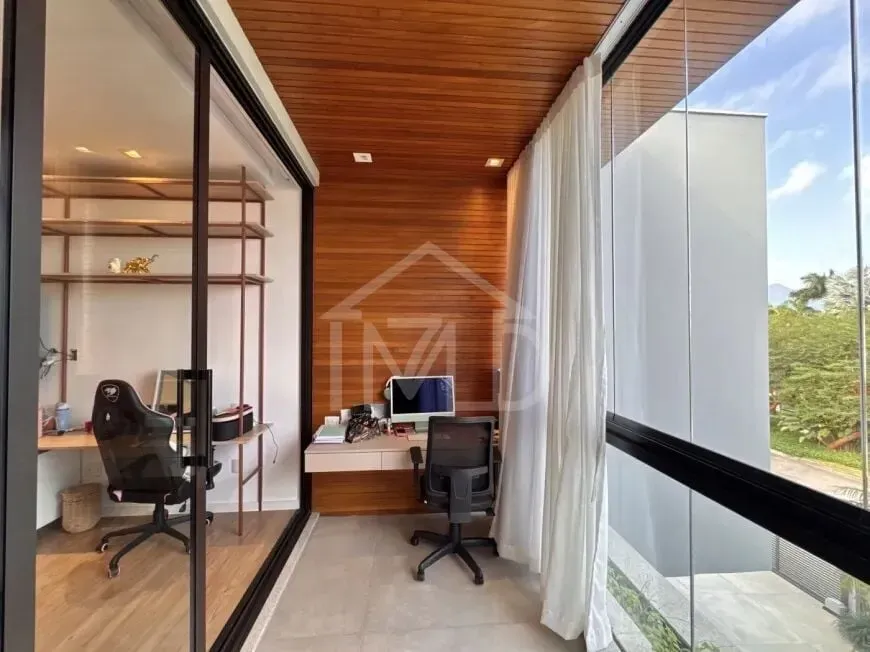 Джакузі та 4 спальні: будинок 800 м² — photo 40