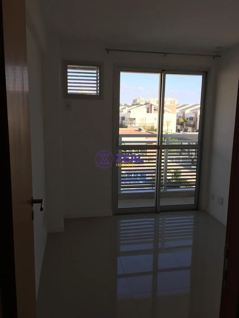 Furnished apartment, 186 m², with a glass-enclosed balcony — photo 5