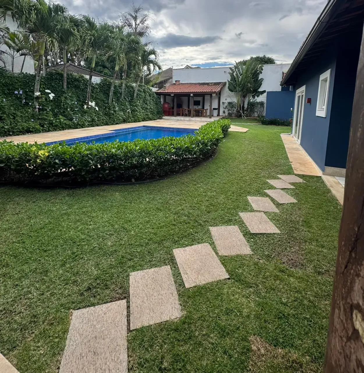 300 m² house with 4 bedrooms and a built-in balcony grill — photo 8