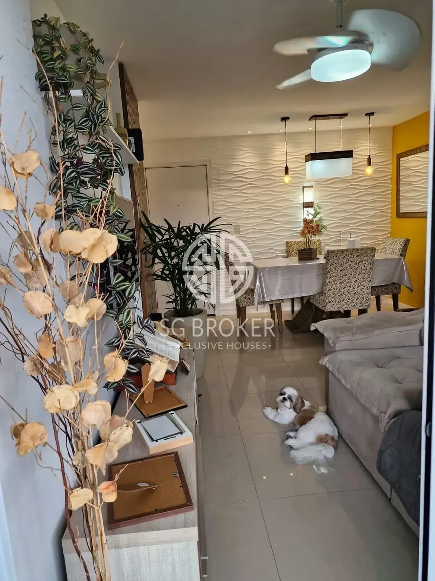 Glass-enclosed balcony in a 3-bedroom apartment, 91 m² — photo 9