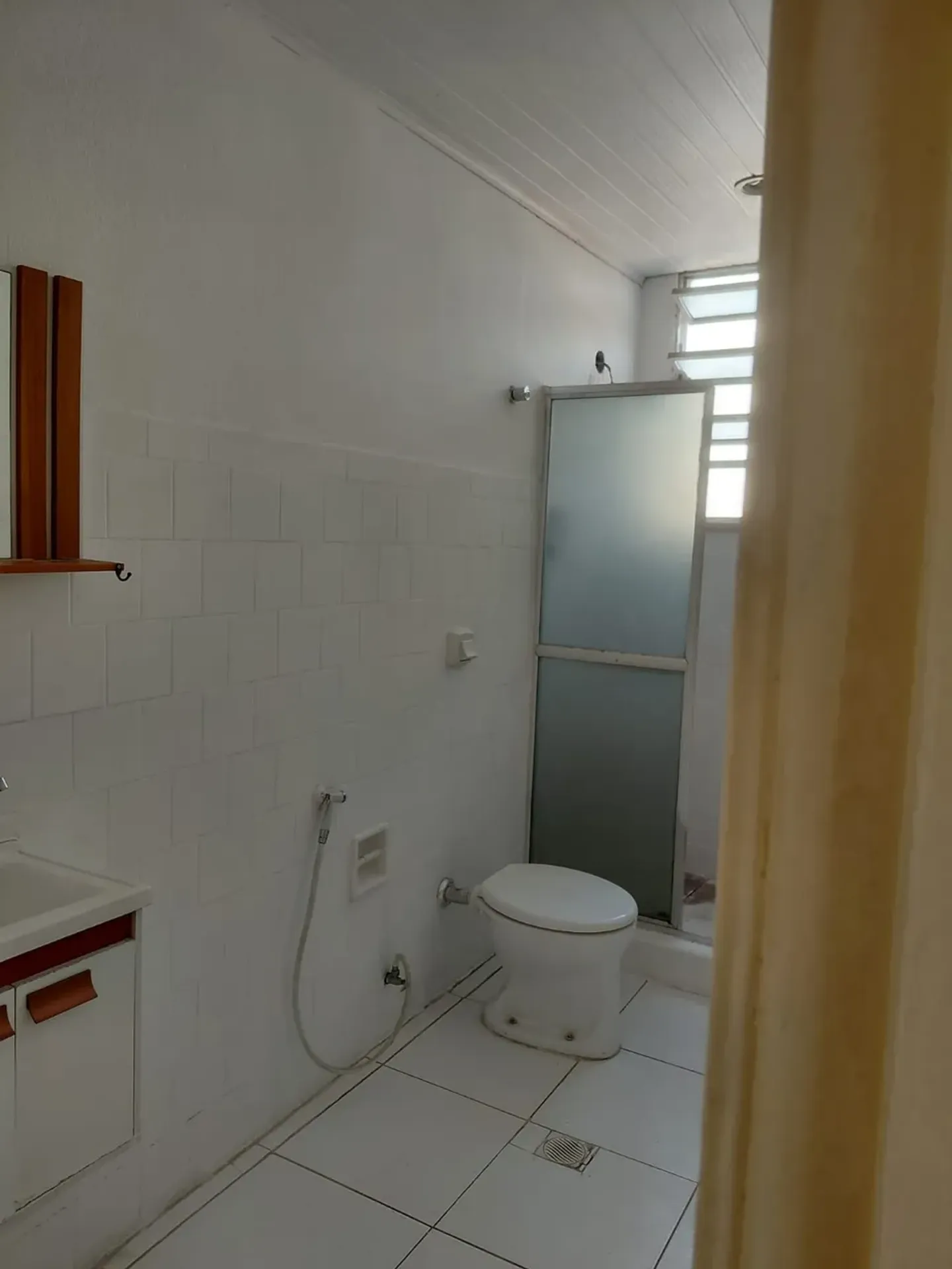 Квартира з 2 спальнями та дерев'яною підлогою або ламінатом — photo 12