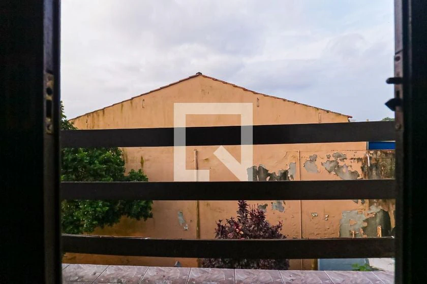 House, 100 m², with a glass-enclosed balcony — photo 3