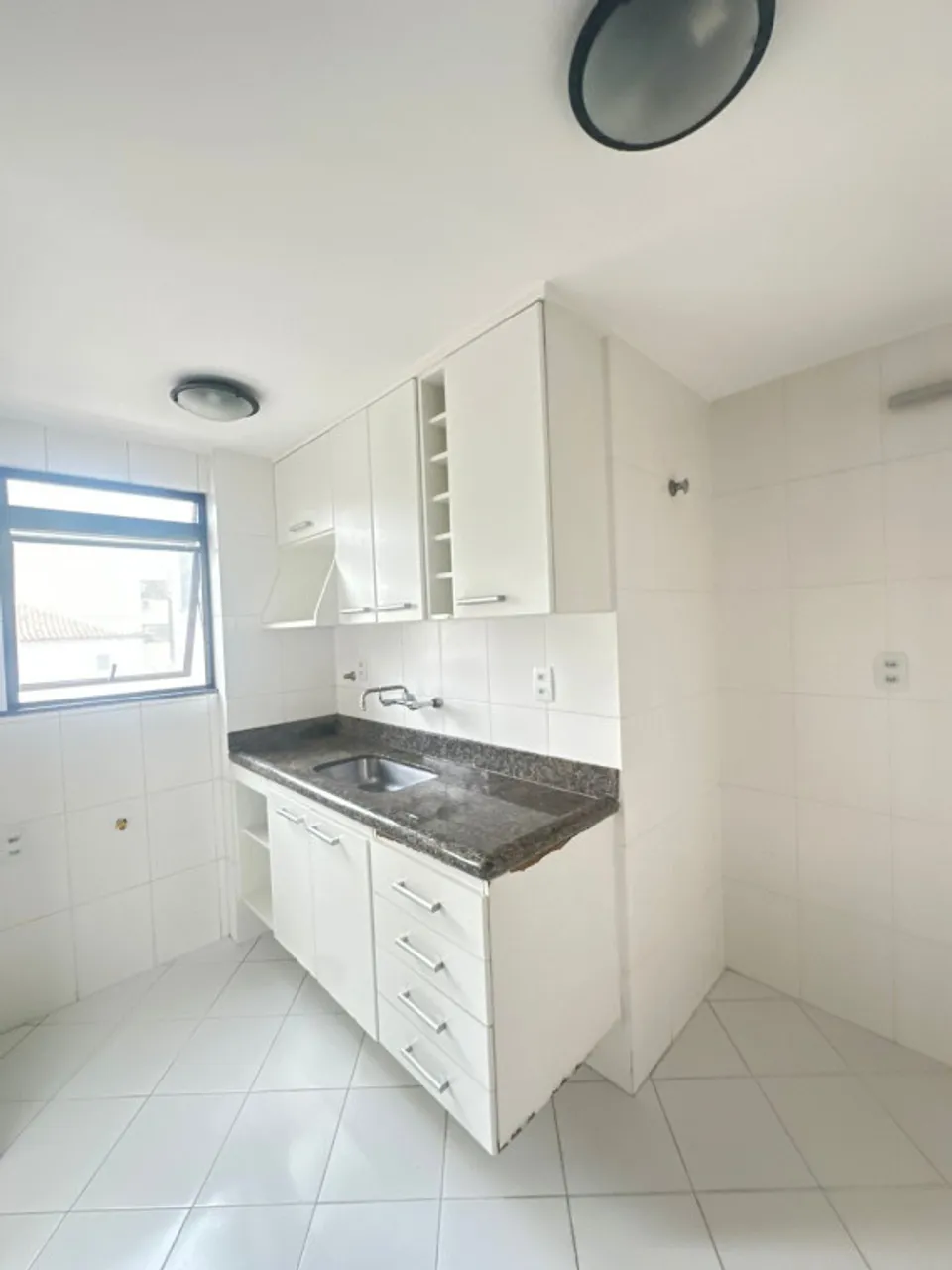 3-bedroom apartment with a separate kitchen and stove — photo 5