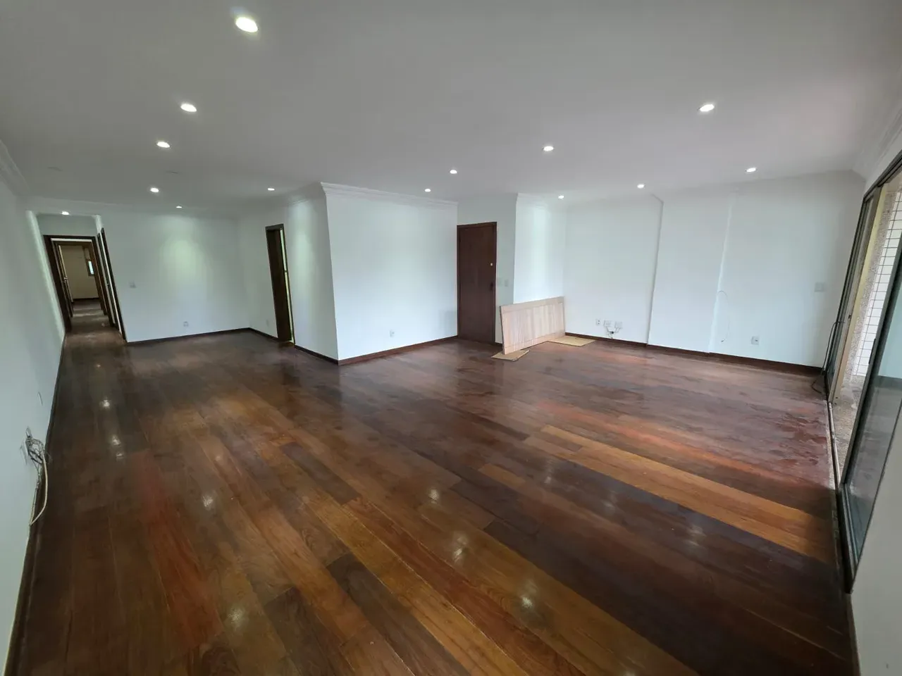 3-bedroom apartment with a bathtub — photo 11