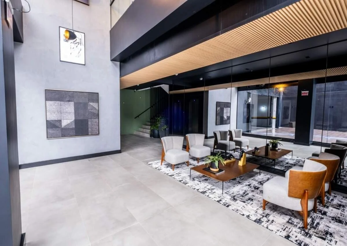One-bedroom apartment with a grill on the balcony