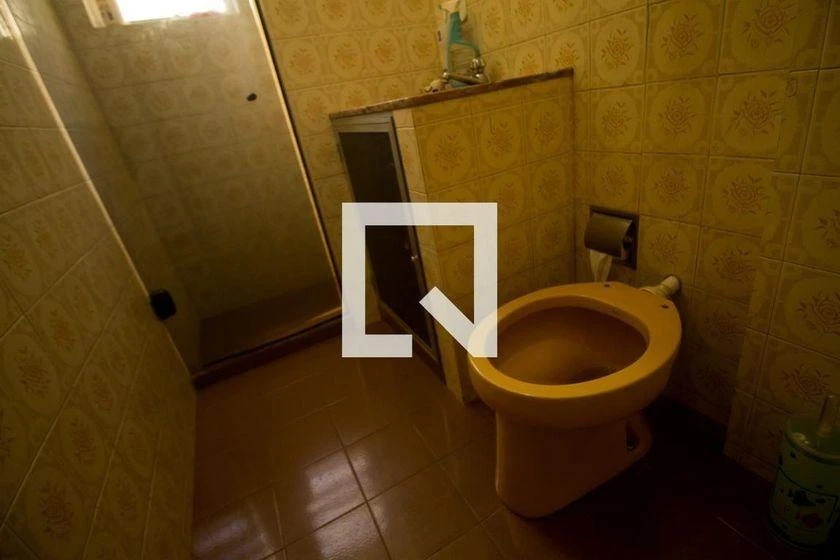 2-bedroom apartment in a building with a pool — photo 22