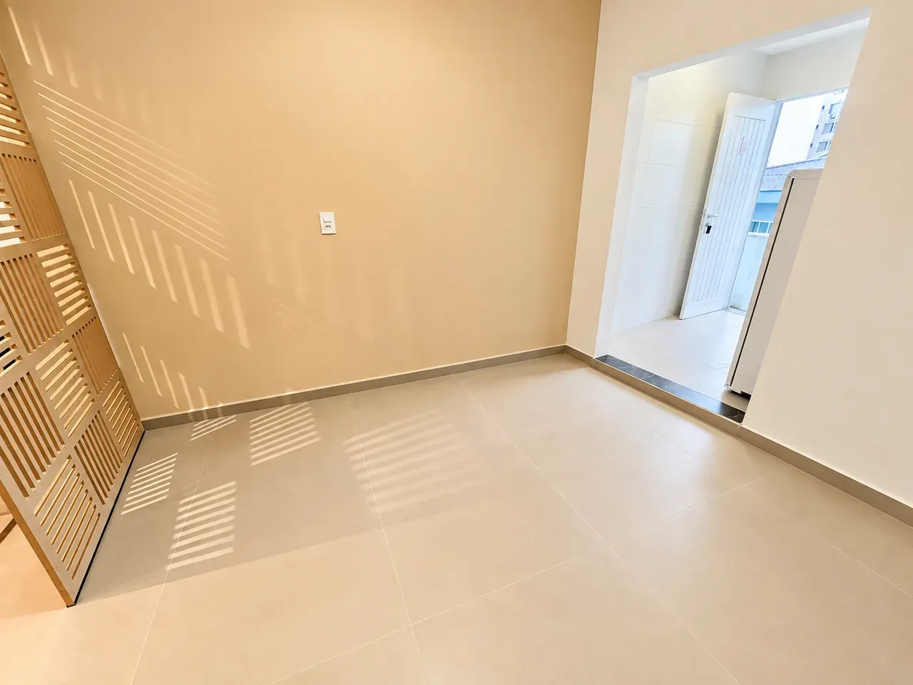 28 m² studio with a home office and a dryer — photo 12
