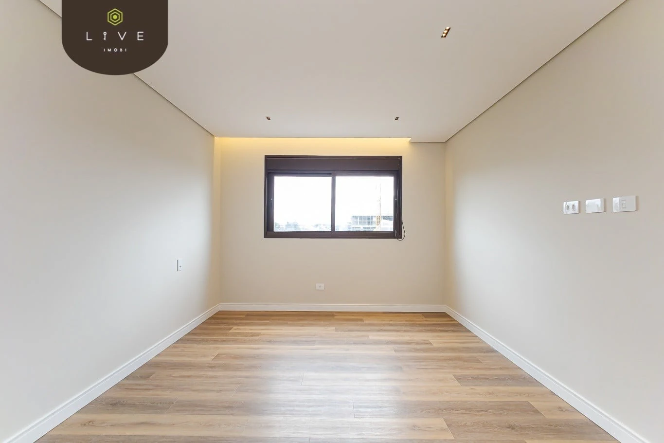 3-bedroom apartment with glazed balcony and private BBQ — photo 19