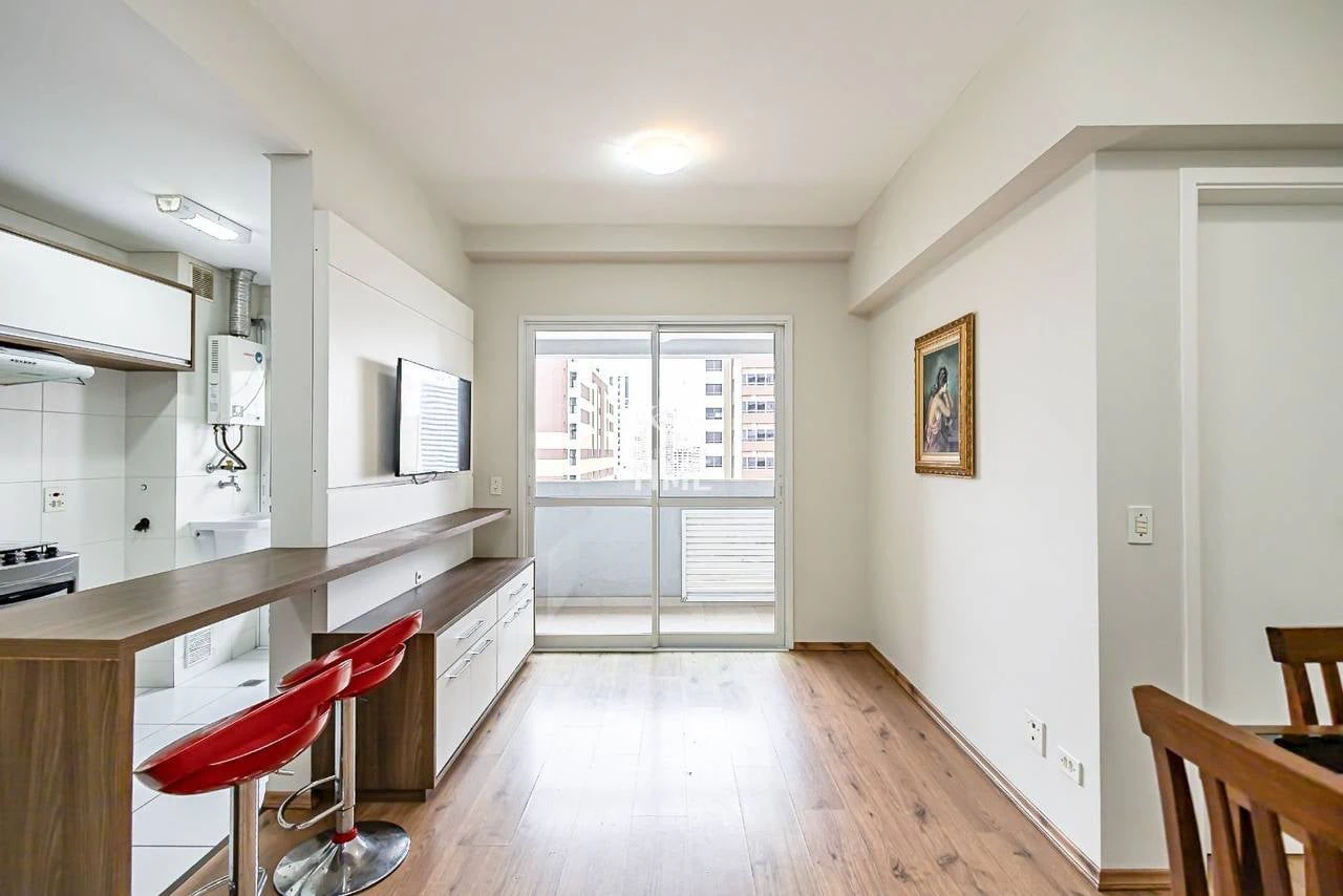 Деревянный пол или ламинат и 1 спальня: квартира 51 м² — photo 3