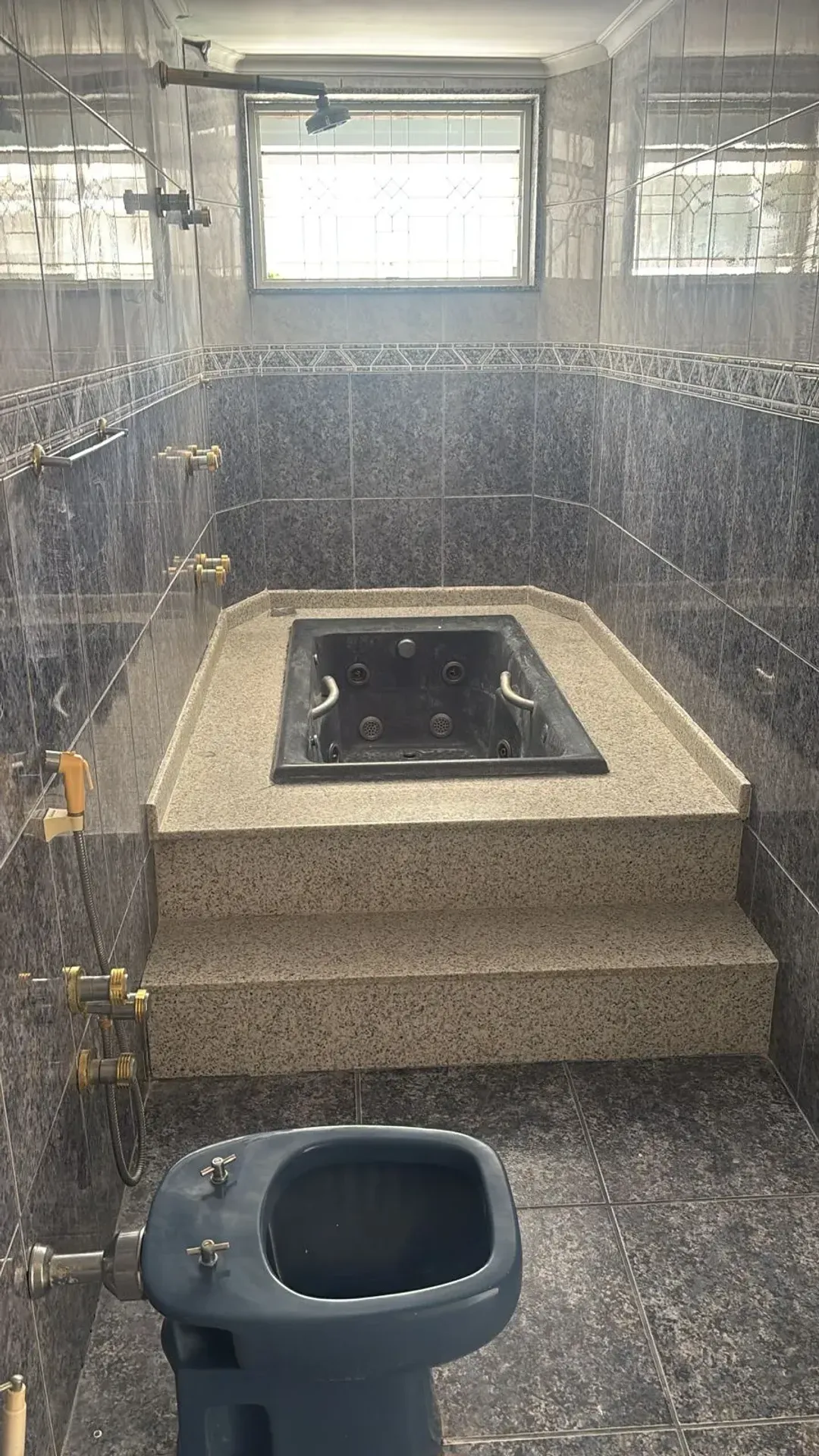 Apartment with 4 bedrooms, balcony and 500 m² — photo 25